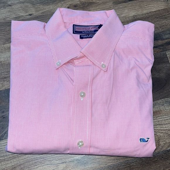 Vineyard Vines Other - Vineyard Vines long sleeve button down “whale shirt” size XL